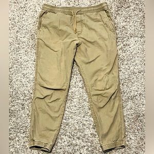 Men’s Goodfellow & Co. Khaki Slim Fit Joggers - Medium